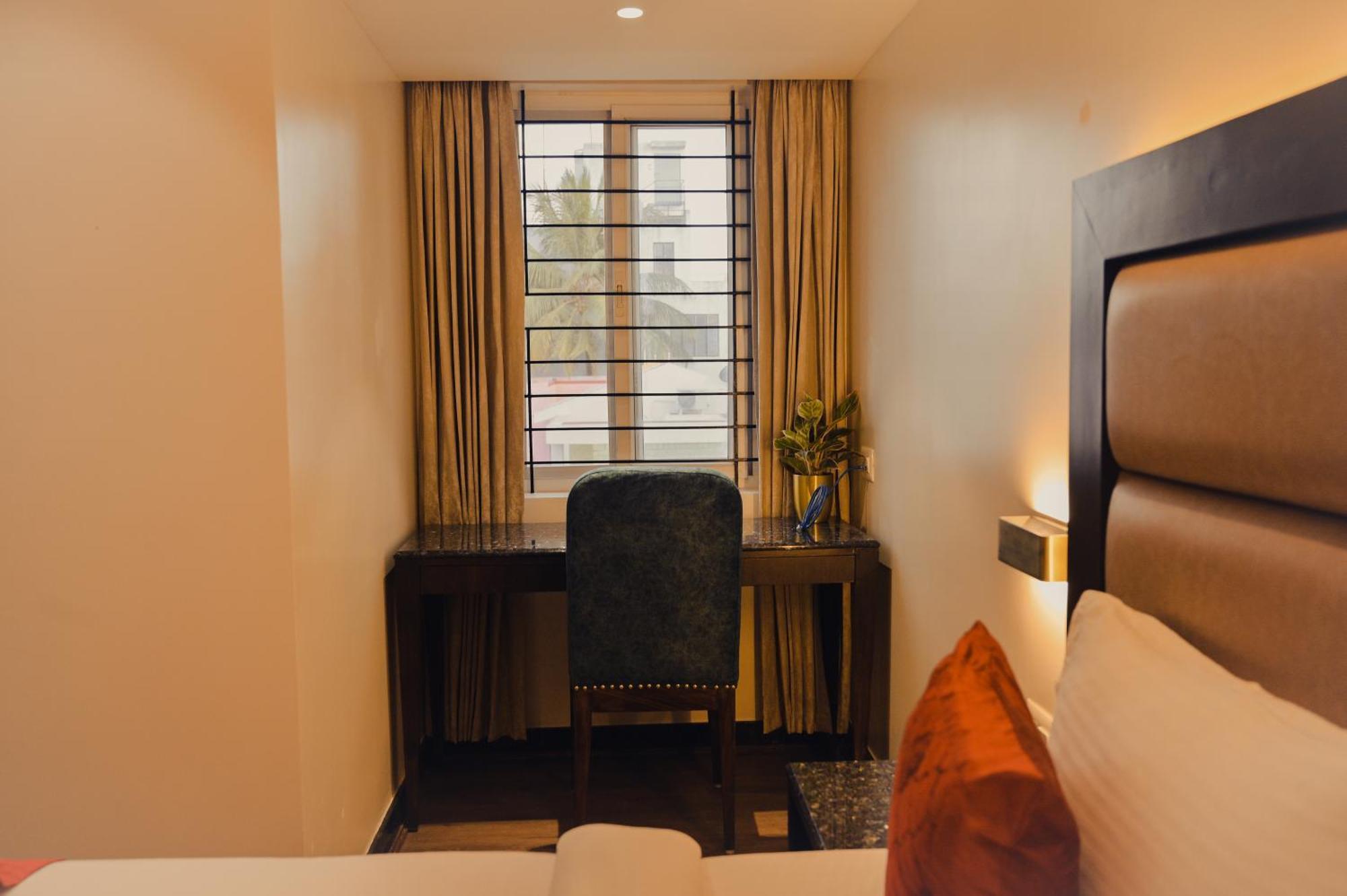 Hotel Golden Riviera マイソール エクステリア 写真